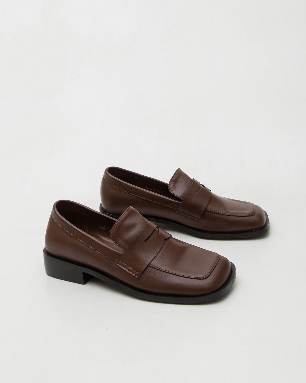 Date-001 - Brown()