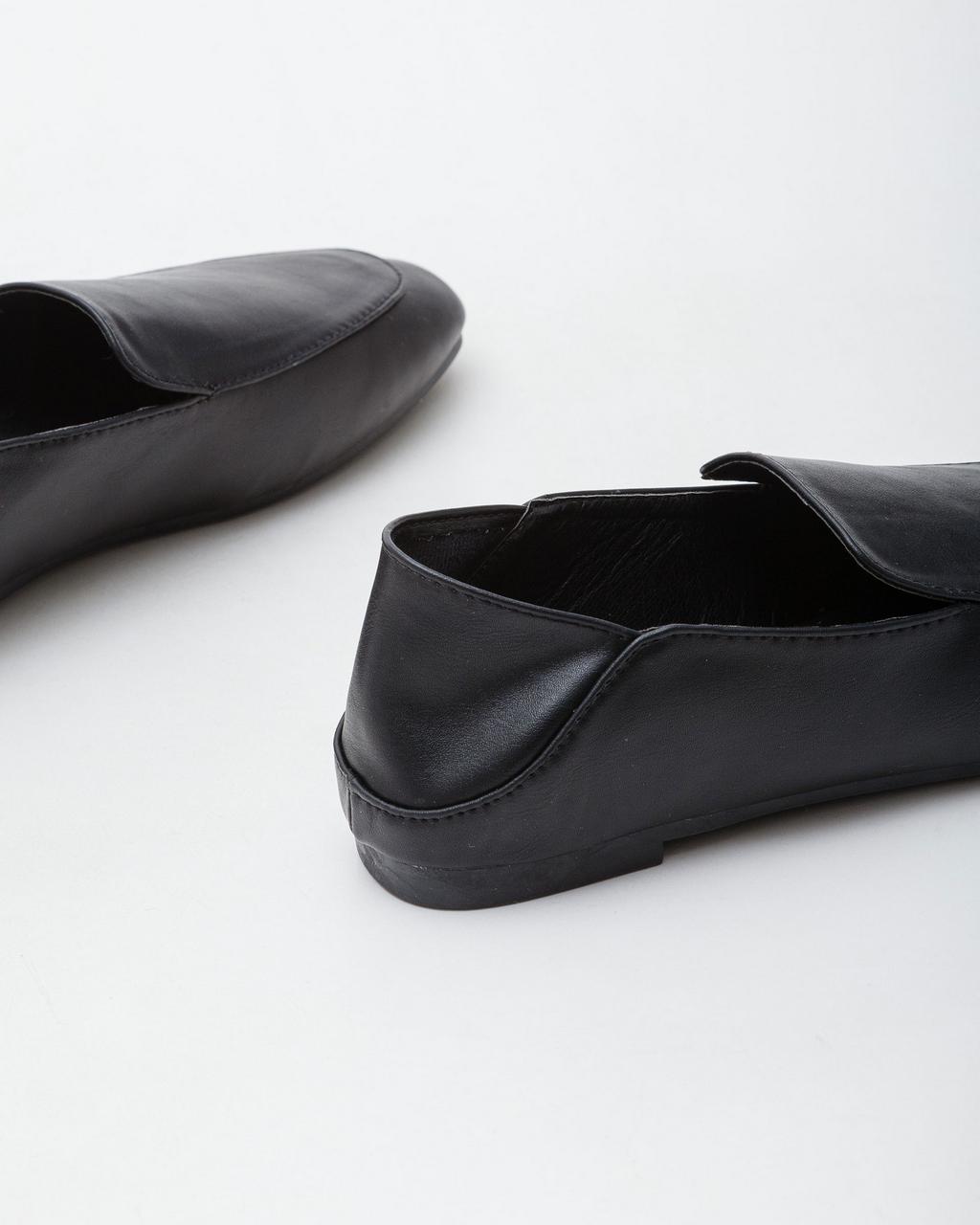 Julie-32 - Black()