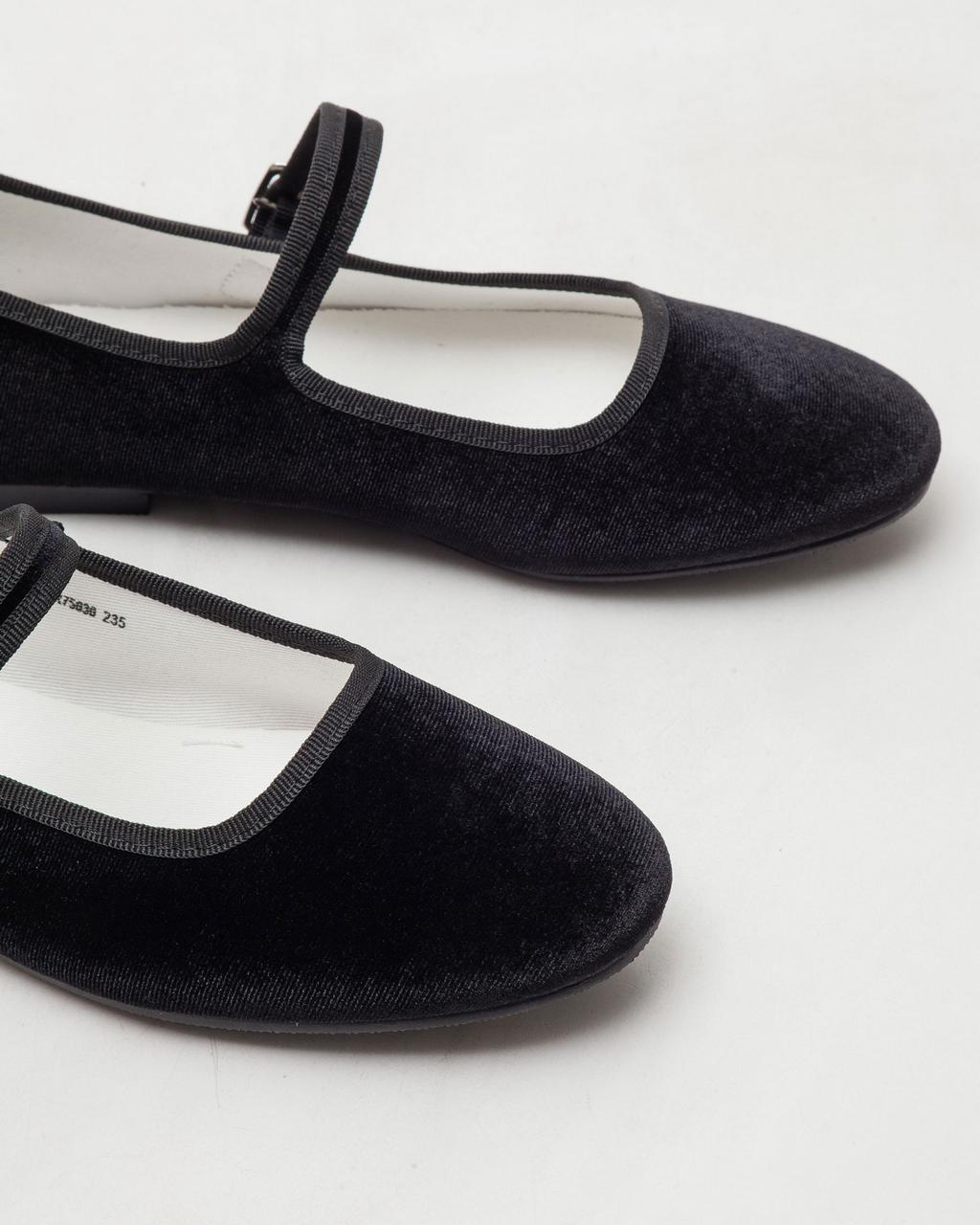 Katy-101 - Black()