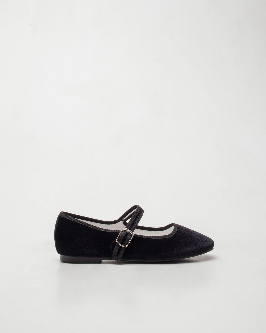 Katy-101 - Black()