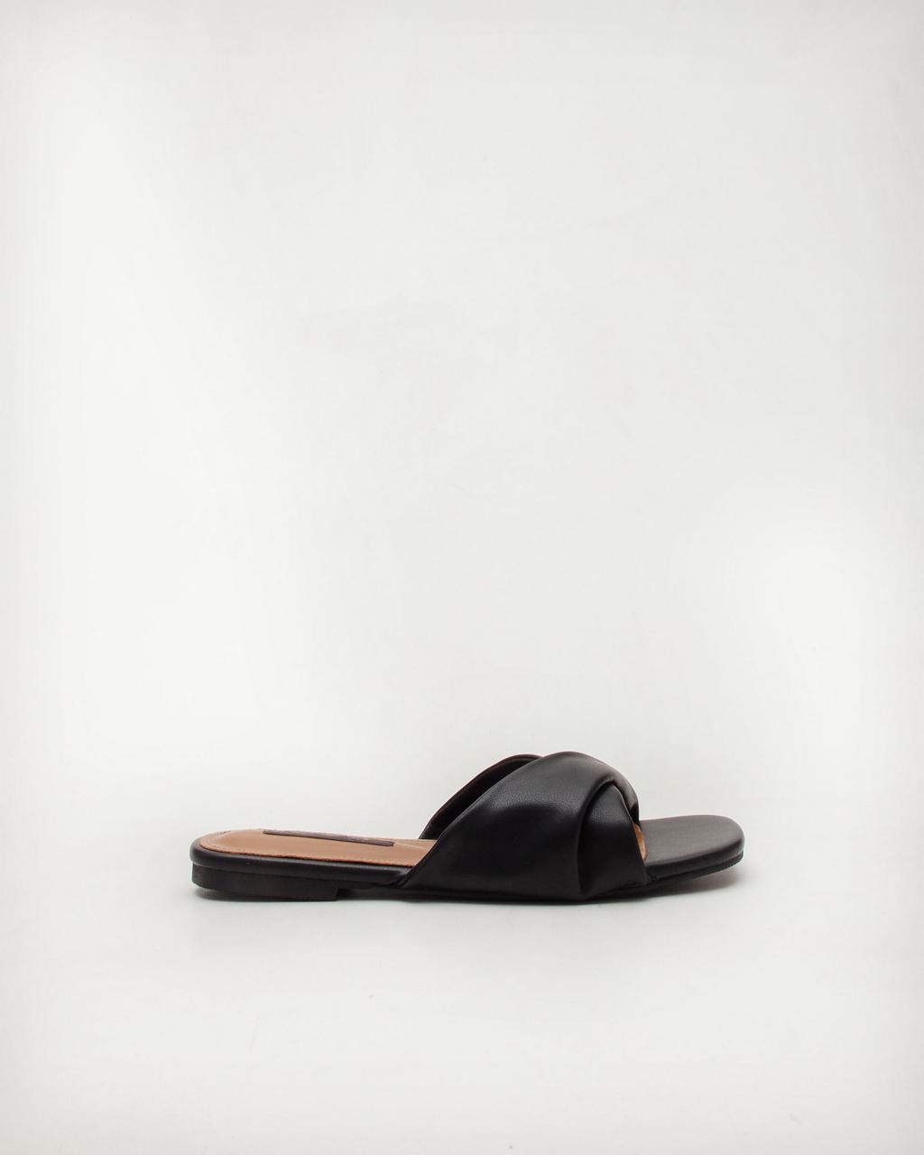 Itzel-87 - Black()