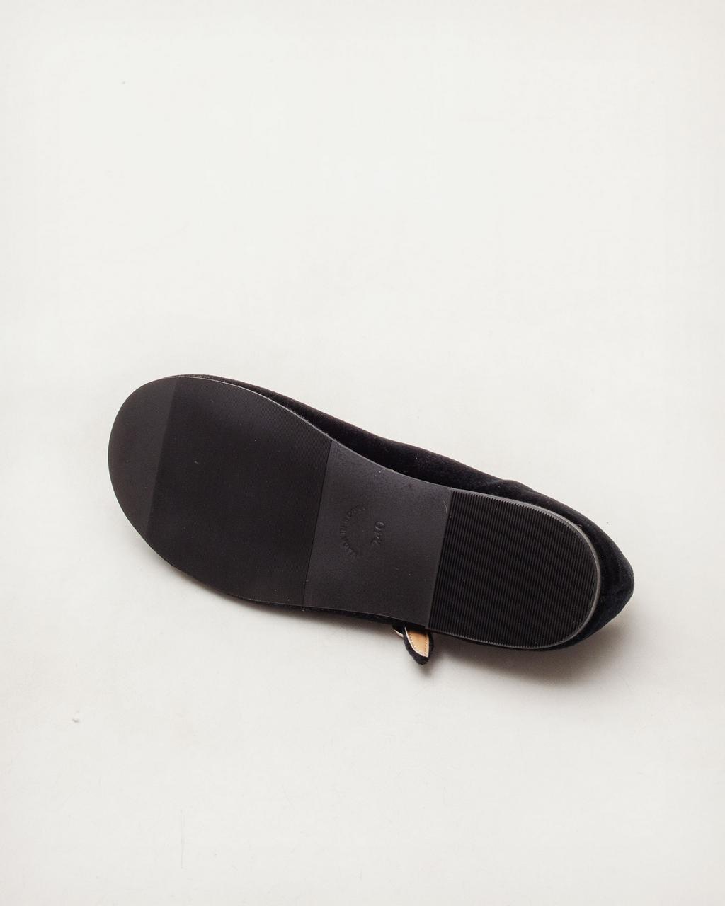 Kylie-7 - Black()